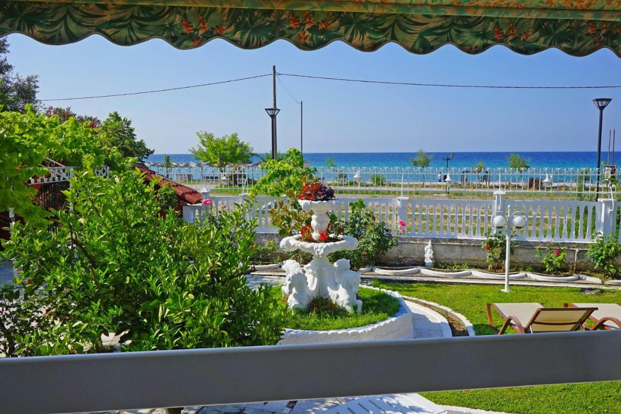 Villa Fofo - Beautiful Sea Front Villa With 650M2 Garden Nea Kallikrateia Eksteriør billede
