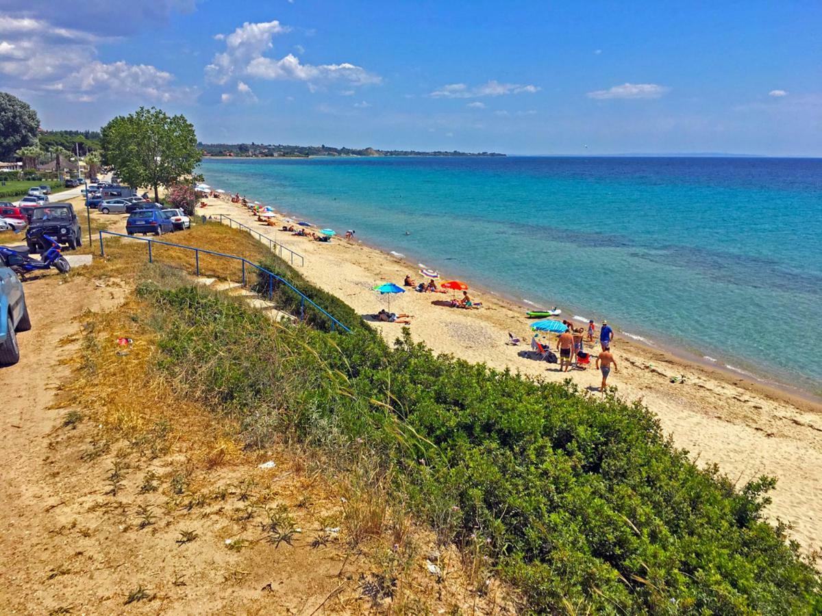 Villa Fofo - Beautiful Sea Front Villa With 650M2 Garden Nea Kallikrateia Eksteriør billede